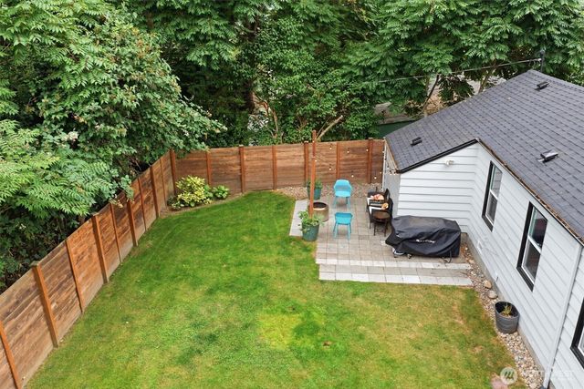 555 Windsor Place NE, Renton, WA 98056