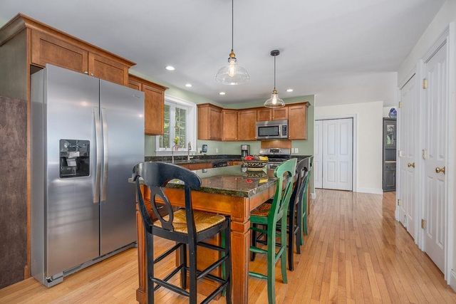 2 Gerrior Drive, Nottingham, NH 03290