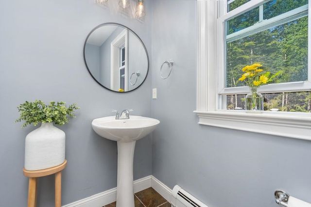 2 Gerrior Drive, Nottingham, NH 03290