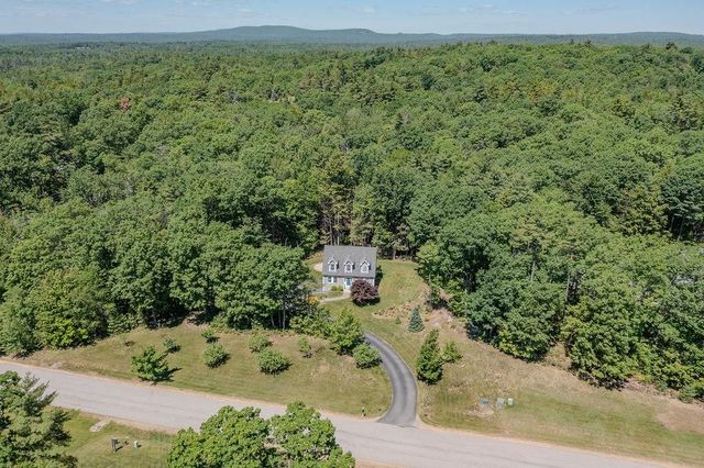 2 Gerrior Drive, Nottingham, NH 03290