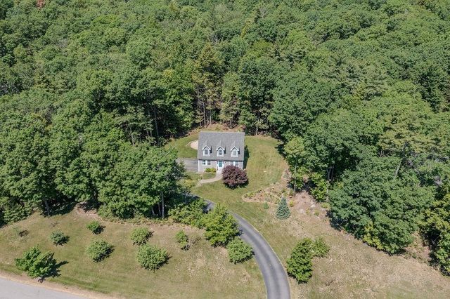 2 Gerrior Drive, Nottingham, NH 03290