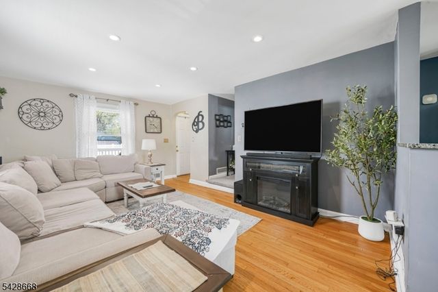 684 Colgate Ave, Perth Amboy City, NJ 08861