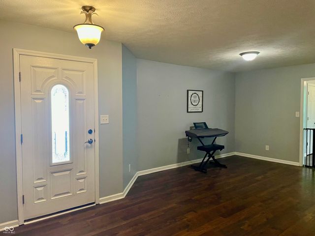 8 U Drive, Cloverdale, IN 46120