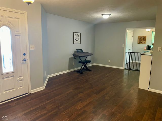 8 U Drive, Cloverdale, IN 46120
