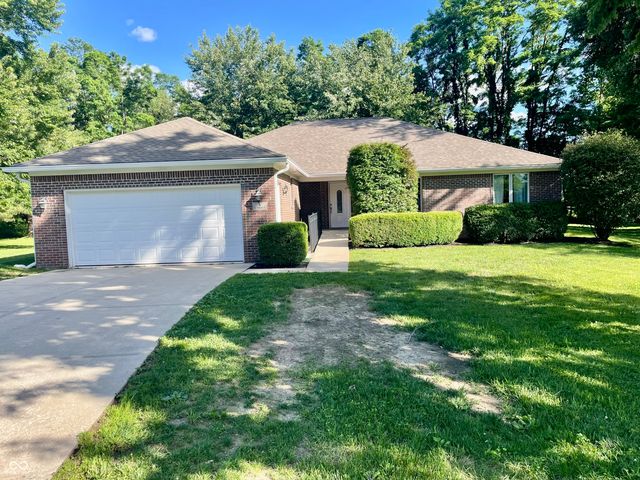 8 U Drive, Cloverdale, IN 46120