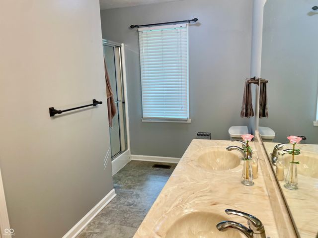8 U Drive, Cloverdale, IN 46120