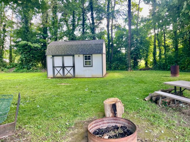8 U Drive, Cloverdale, IN 46120