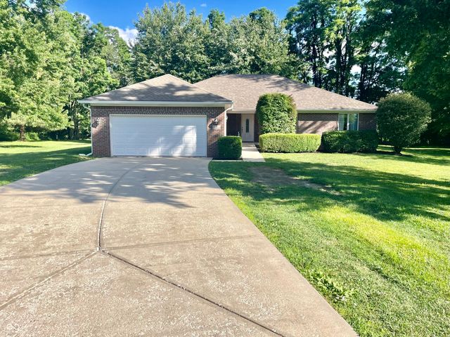 8 U Drive, Cloverdale, IN 46120