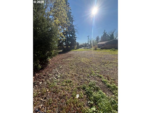 8615 Se ROOTS Rd, Clackamas, OR 97015