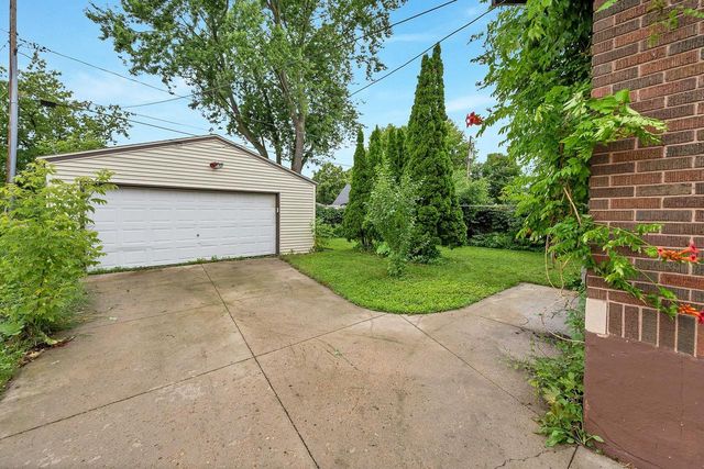 838 10TH AVENUE, Green Bay, WI 54304