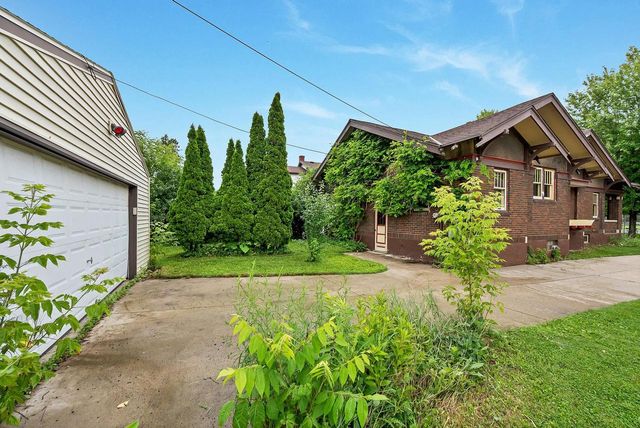 838 10TH AVENUE, Green Bay, WI 54304