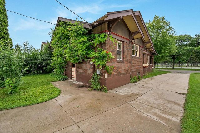 838 10TH AVENUE, Green Bay, WI 54304