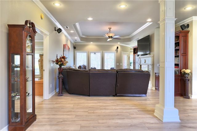 4857 E Woodsedge Road, Fayetteville, AR 72701