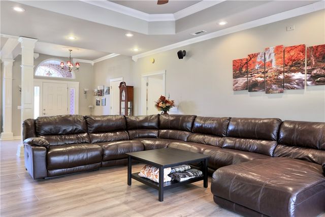 4857 E Woodsedge Road, Fayetteville, AR 72701