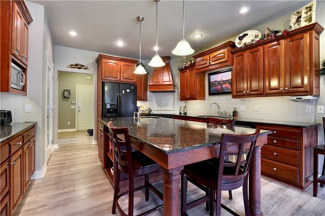 4857 E Woodsedge Road, Fayetteville, AR 72701