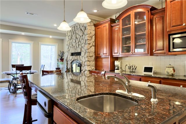 4857 E Woodsedge Road, Fayetteville, AR 72701