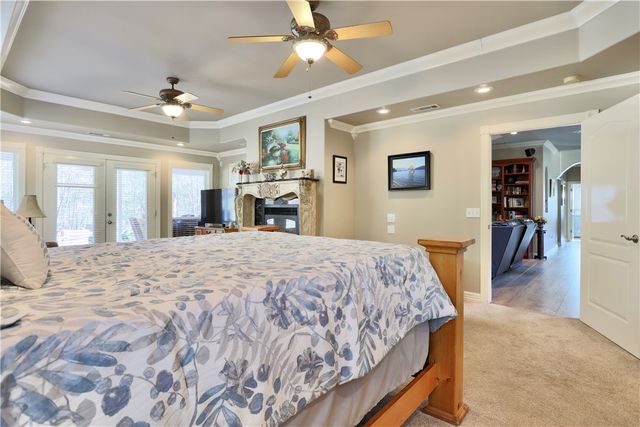 4857 E Woodsedge Road, Fayetteville, AR 72701