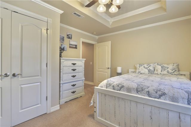 4857 E Woodsedge Road, Fayetteville, AR 72701