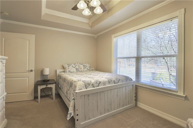 4857 E Woodsedge Road, Fayetteville, AR 72701