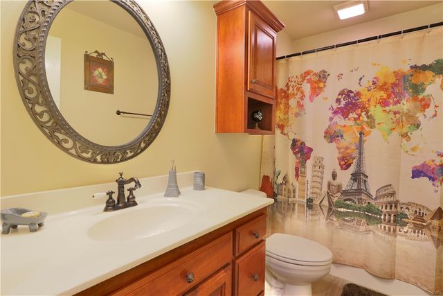 4857 E Woodsedge Road, Fayetteville, AR 72701