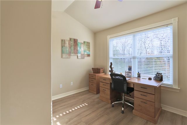 4857 E Woodsedge Road, Fayetteville, AR 72701