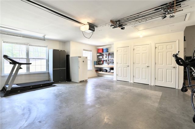 4857 E Woodsedge Road, Fayetteville, AR 72701