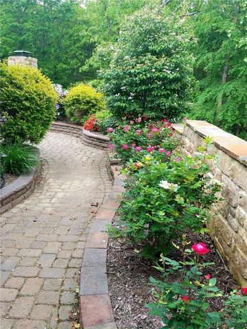 4857 E Woodsedge Road, Fayetteville, AR 72701