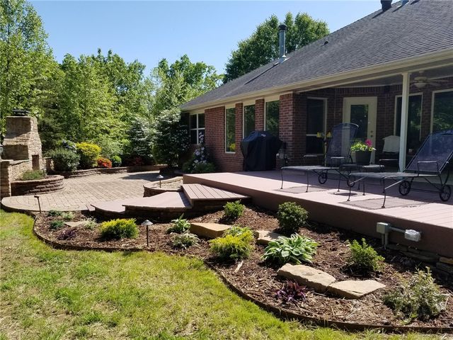 4857 E Woodsedge Road, Fayetteville, AR 72701