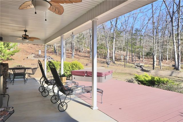 4857 E Woodsedge Road, Fayetteville, AR 72701