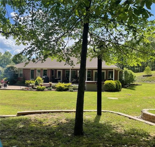 4857 E Woodsedge Road, Fayetteville, AR 72701