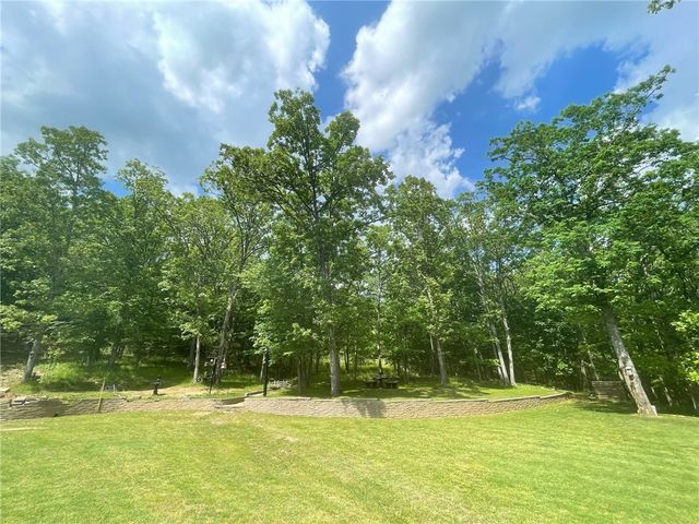 4857 E Woodsedge Road, Fayetteville, AR 72701