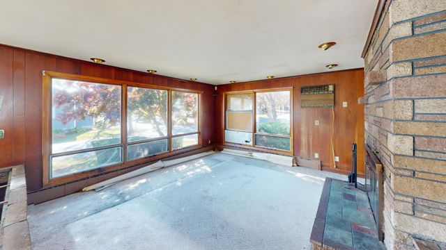 79 William St, Lawrence, MA 01841