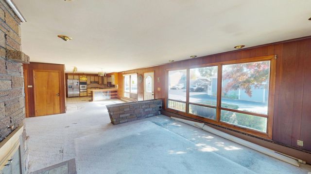 79 William St, Lawrence, MA 01841
