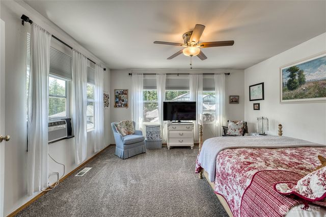 9640 Long Point Lane NW, Silverdale, WA 98383