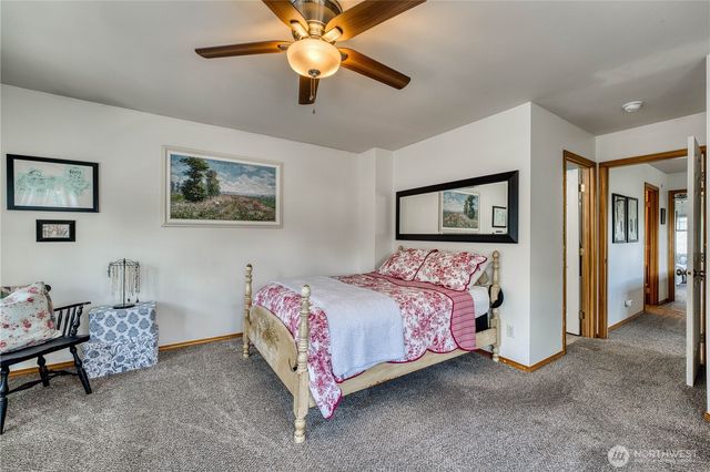 9640 Long Point Lane NW, Silverdale, WA 98383