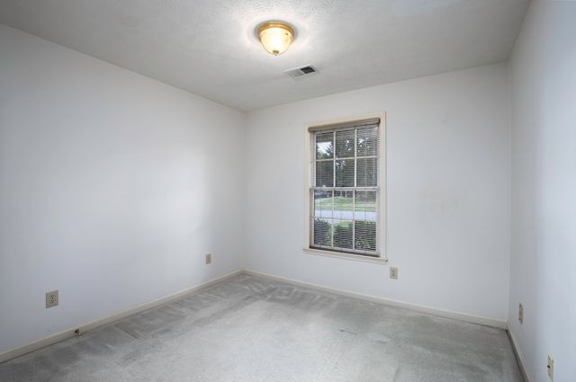 345 Chestnut Lane, Versailles, KY 40383