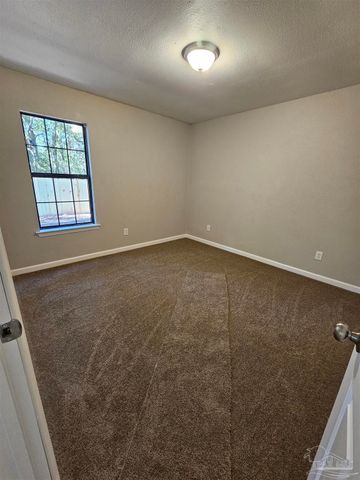 5270 Barcelona St, Pace, FL 32571