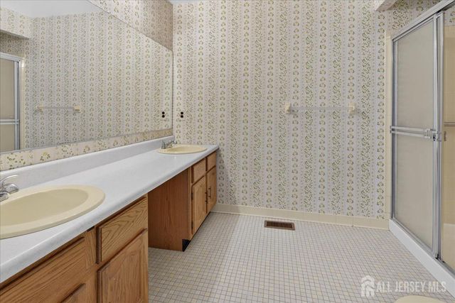 61 Tennyson Drive, Plainsboro, NJ 08536