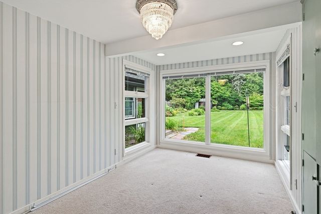 47 Fenway Dr, Springfield, MA 01119