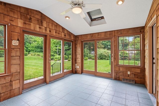 47 Fenway Dr, Springfield, MA 01119
