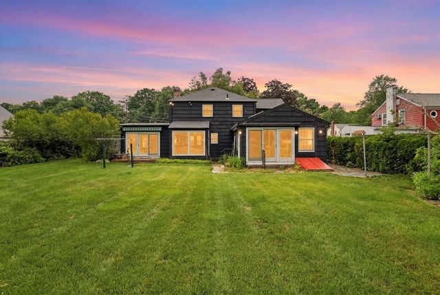 47 Fenway Dr, Springfield, MA 01119