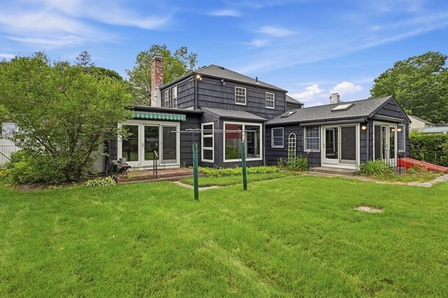 47 Fenway Dr, Springfield, MA 01119