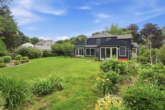 47 Fenway Dr, Springfield, MA 01119