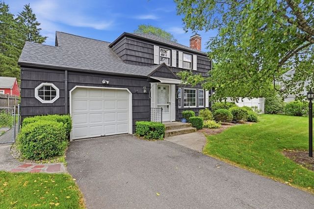 47 Fenway Dr, Springfield, MA 01119