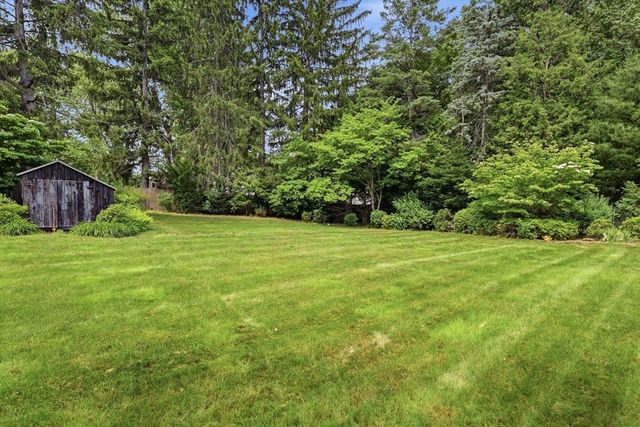 47 Fenway Dr, Springfield, MA 01119