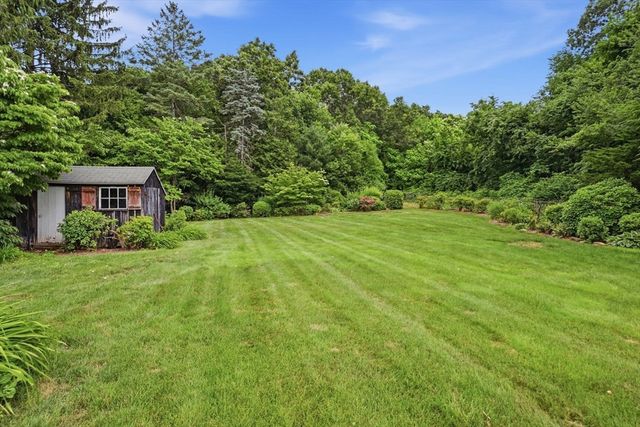 47 Fenway Dr, Springfield, MA 01119