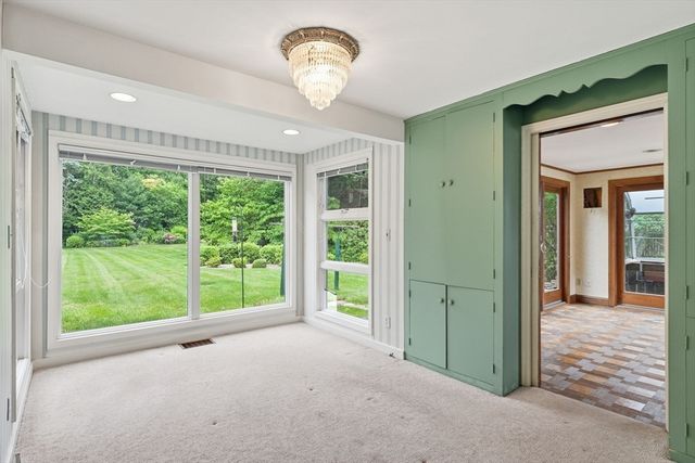 47 Fenway Dr, Springfield, MA 01119