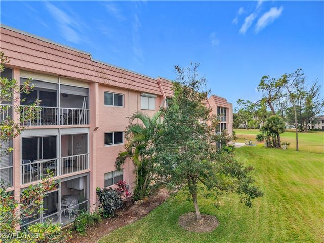 170 Turtle Lake CT 211, Naples, FL 34105