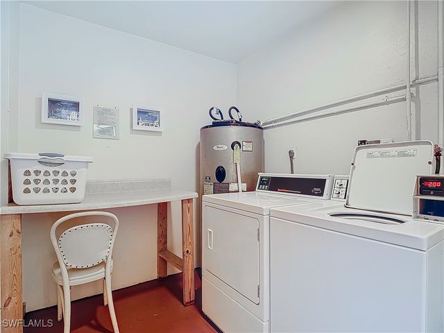 170 Turtle Lake CT 211, Naples, FL 34105