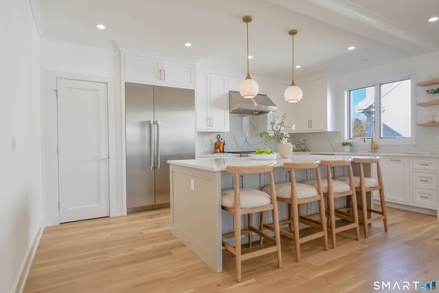 345 Reef Road B6, Fairfield, CT 06824